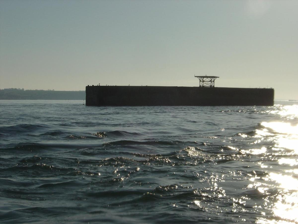 Nid De Pie Grand Duplex Lumineux Cadre Verdoyant Calme A 5 Mn De La Pres Port En Bessin, Bayeux, Omaha Beach, Commes