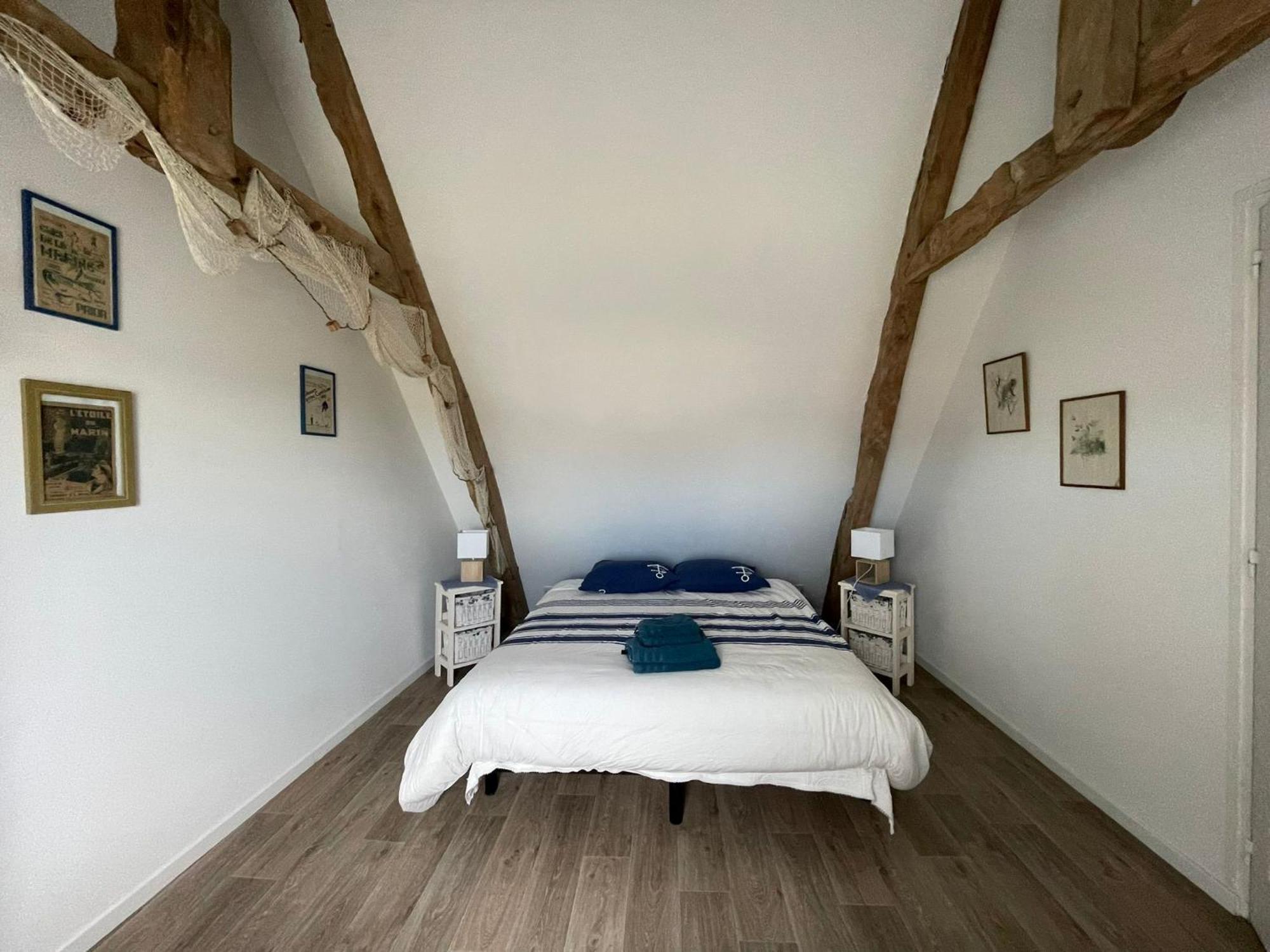 Nid De Pie Grand Duplex Lumineux Cadre Verdoyant Calme A 5 Mn De La Pres Port En Bessin, Bayeux, Omaha Beach, Apartment Commes